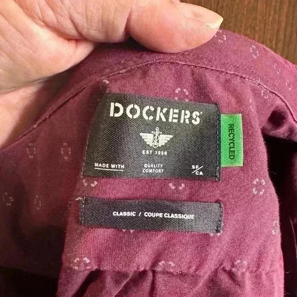 Dockers Men’s Long Sleeve Button Down. Size XL. Recycled Water less - Picture 6 of 8
